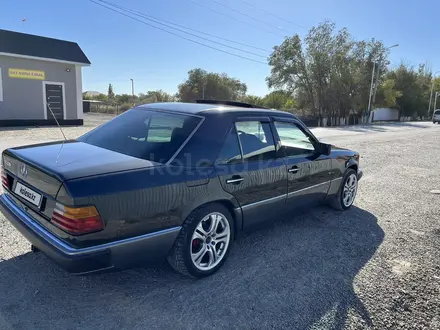 Mercedes-Benz E 220 1993 года за 1 650 000 тг. в Кызылорда – фото 16