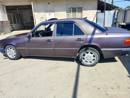 Mercedes-Benz E 230 1992 года за 950 000 тг. в Ушарал – фото 2