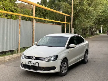 Volkswagen Polo 2014 года за 3 100 000 тг. в Алматы – фото 2