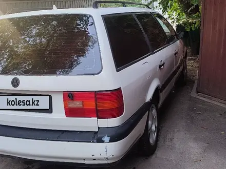 Volkswagen Passat 1995 года за 1 400 000 тг. в Алматы – фото 4