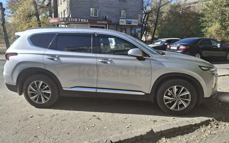 Hyundai Santa Fe 2019 года за 13 500 000 тг. в Семей