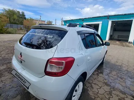 Renault Sandero 2018 года за 3 200 000 тг. в Актобе – фото 7