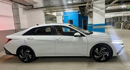 Hyundai Elantra 2023 года за 9 750 000 тг. в Караганда – фото 4