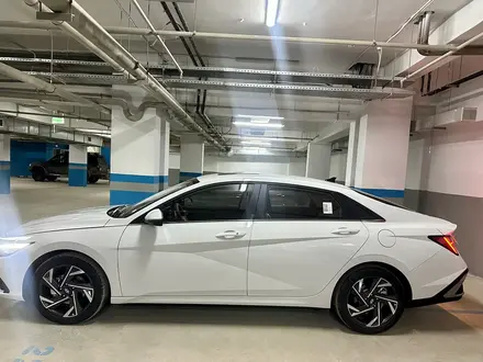 Hyundai Elantra 2023 года за 9 350 000 тг. в Астана – фото 5