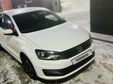 Volkswagen Polo 2017 года за 5 900 000 тг. в Уральск