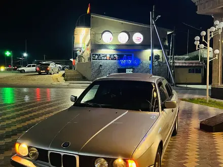 BMW 525 1990 года за 2 300 000 тг. в Шымкент