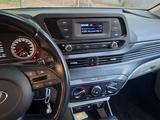 Hyundai i20 2023 года за 7 400 000 тг. в Уральск – фото 4