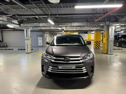 Toyota Highlander 2018 года за 14 000 000 тг. в Алматы – фото 10