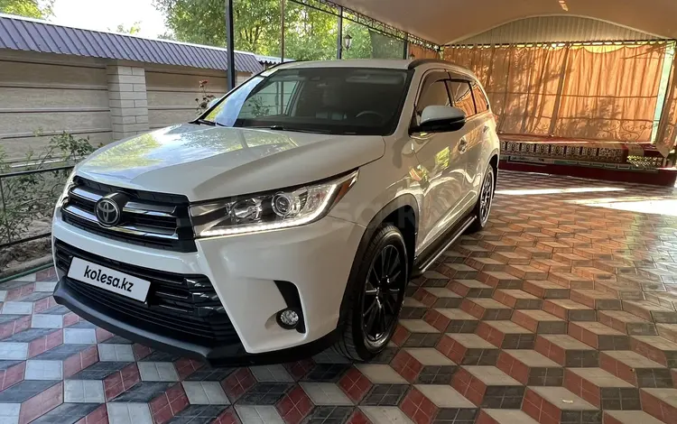 Toyota Highlander 2018 года за 19 500 000 тг. в Шымкент