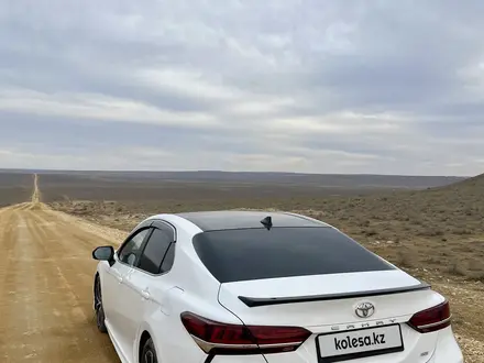 Toyota Camry 2019 года за 12 500 000 тг. в Актау – фото 4