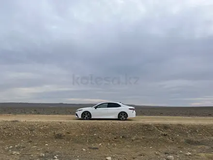 Toyota Camry 2019 года за 12 500 000 тг. в Актау – фото 5