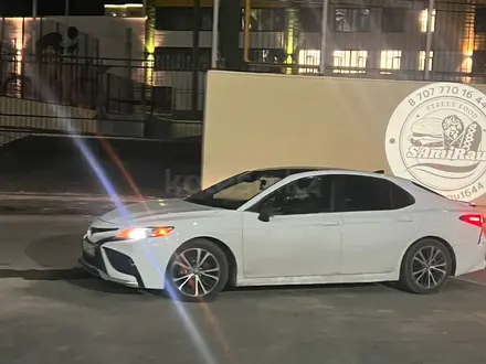 Toyota Camry 2019 года за 12 500 000 тг. в Актау – фото 9
