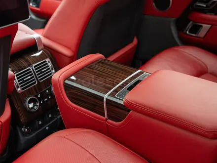 Land Rover Range Rover 2018 года за 43 000 000 тг. в Алматы – фото 19