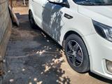 Kia Rio 2014 года за 3 200 000 тг. в Жезказган – фото 2