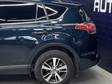 Toyota RAV4 2018 годаүшін11 600 000 тг. в Актобе – фото 5