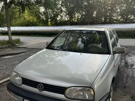 Volkswagen Golf 1993 года за 1 600 000 тг. в Караганда