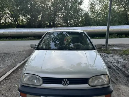 Volkswagen Golf 1993 года за 1 600 000 тг. в Караганда – фото 2