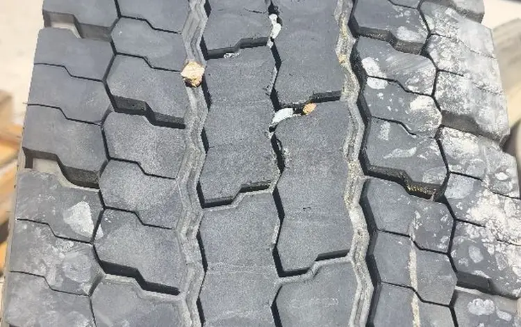 Шыны с дисками за 380 000 тг. в Есик