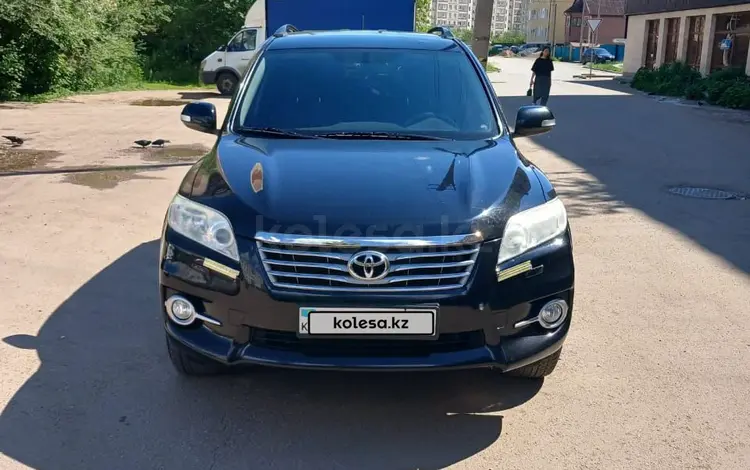 Toyota RAV4 2011 года за 8 300 000 тг. в Кокшетау