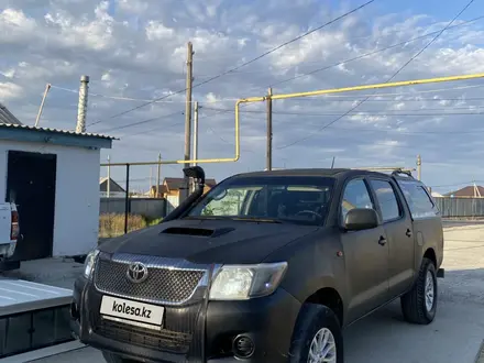 Toyota Hilux 2014 года за 8 500 000 тг. в Атырау – фото 2