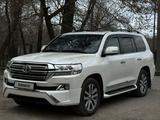 Toyota Land Cruiser 2017 годаүшін32 500 000 тг. в Семей – фото 3