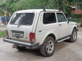 ВАЗ (Lada) Lada 2121 1999 годаүшін1 800 000 тг. в Тараз – фото 2