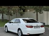 Toyota Camry 2015 года за 10 700 000 тг. в Тараз – фото 2