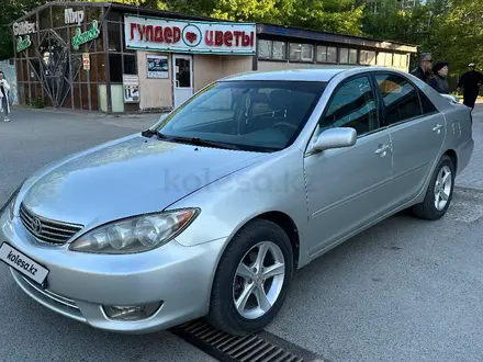 Toyota Camry 2005 года за 4 300 000 тг. в Уральск – фото 3