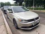Volkswagen Jetta 2012 года за 3 900 000 тг. в Алматы – фото 2