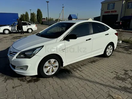 Hyundai Solaris 2015 года за 5 500 000 тг. в Актобе – фото 2