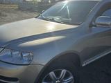 Volkswagen Touareg 2004 года за 4 500 000 тг. в Тараз – фото 3