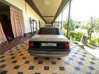 Opel Vectra, 1990