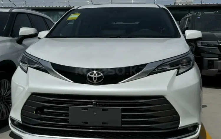 Toyota Sienna 2025 года за 30 000 000 тг. в Уральск