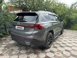 Hyundai Santa Fe 2022 годаfor16 650 000 тг. в Алматы