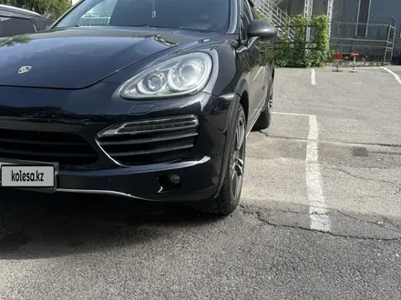 Porsche Cayenne 2012 года за 16 000 000 тг. в Алматы – фото 26