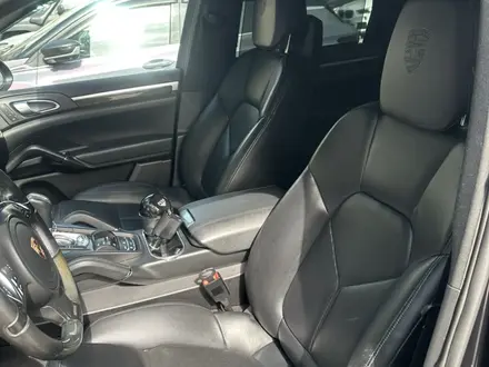 Porsche Cayenne 2012 года за 16 000 000 тг. в Алматы – фото 30