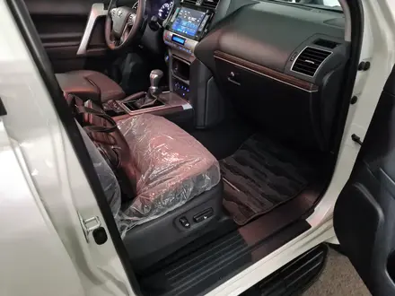 Toyota Land Cruiser Prado 2023 года за 43 500 000 тг. в Алматы – фото 16