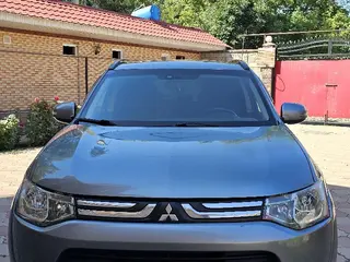 Mitsubishi Outlander, 2012
