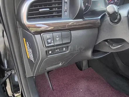Kia K7 2018 года за 9 450 000 тг. в Алматы – фото 20