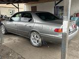 Toyota Camry 2001 года за 3 500 000 тг. в Урджар – фото 4