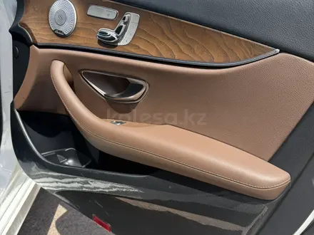 Mercedes-Benz E 400 2018 года за 28 000 000 тг. в Алматы – фото 13