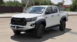 Toyota Hilux 2025 года за 32 400 000 тг. в Уральск – фото 2