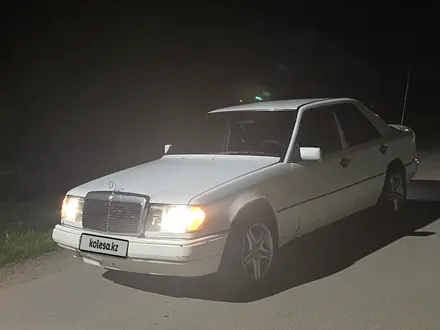 Mercedes-Benz E 230 1990 года за 1 300 000 тг. в Есик – фото 6