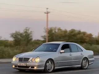 Mercedes-Benz E 55 AMG