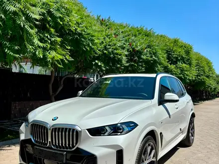 BMW X5 2024 года за 46 000 000 тг. в Алматы – фото 2