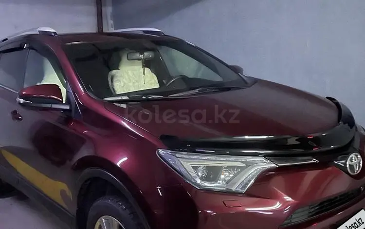 Toyota RAV4 2018 года за 11 300 000 тг. в Астана