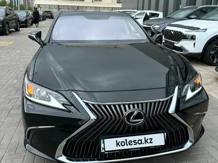 Lexus ES 250 2018 года за 19 000 000 тг. в Астана – фото 4