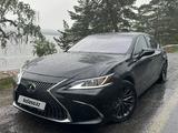 Lexus ES 250 2018 годаfor19 000 000 тг. в Астана