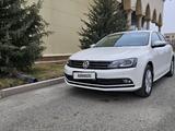 Volkswagen Jetta 2015 года за 6 200 000 тг. в Атырау – фото 2