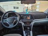 Hyundai Elantra 2018 года за 5 800 000 тг. в Актау – фото 2